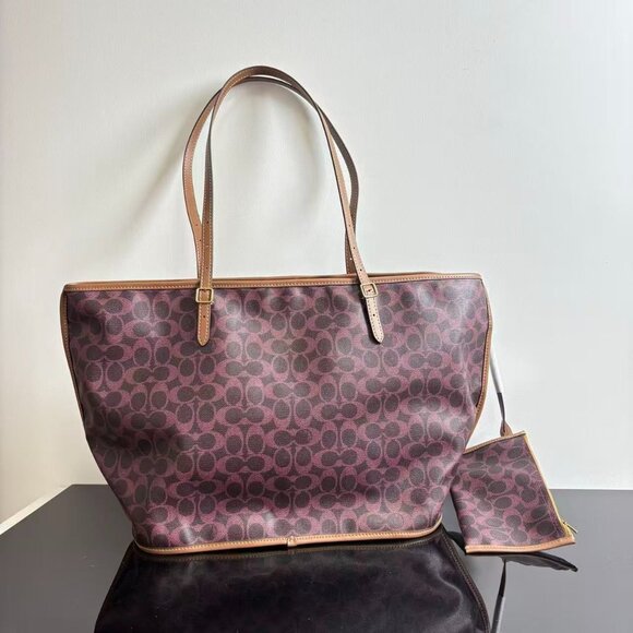 COACH Women's Tote Bag/Shoulder Bag. - Picture 4 of 9